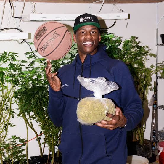 100 black people to become millionaires through former NBA forwards cannabis incubator program